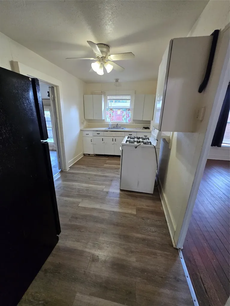 714 S Commercial Avenue Coleman TX 76834