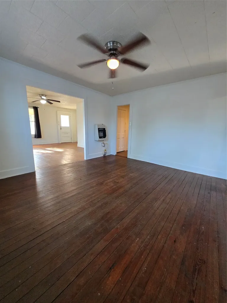 714 S Commercial Avenue Coleman TX 76834