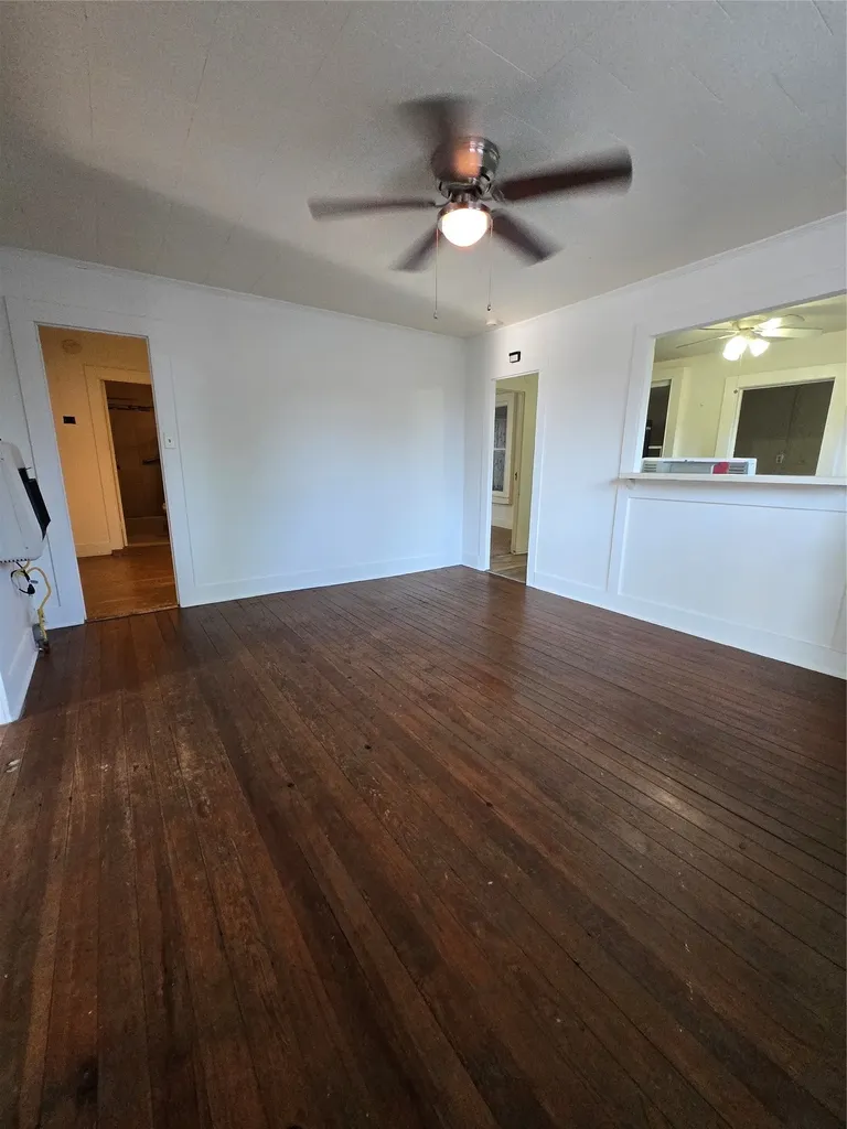 714 S Commercial Avenue Coleman TX 76834