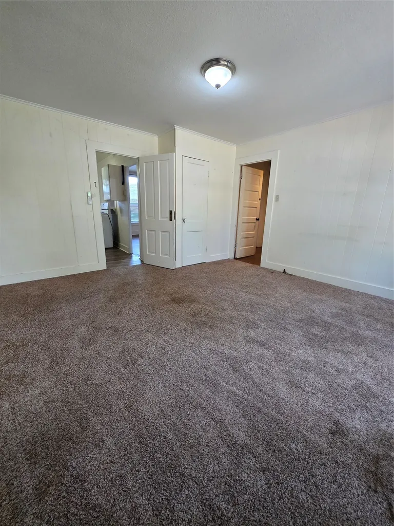 714 S Commercial Avenue Coleman TX 76834