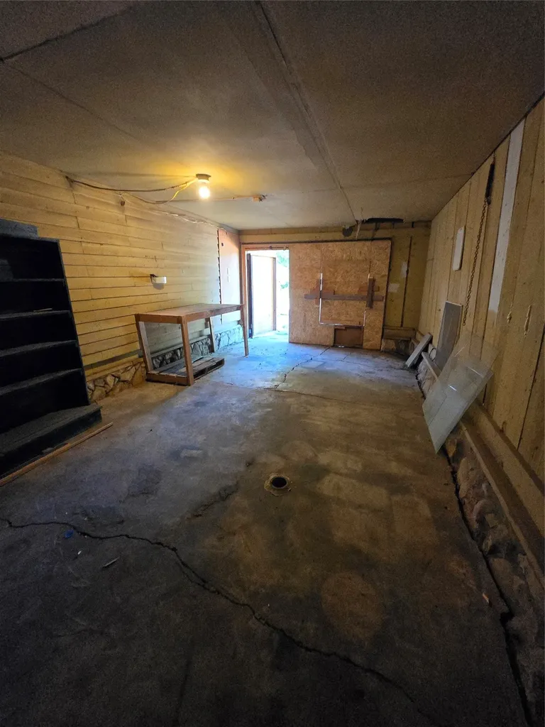 714 S Commercial Avenue Coleman TX 76834