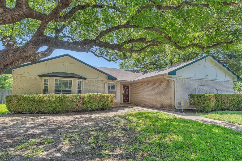 1720 Timbercreek Road Benbrook TX 76126