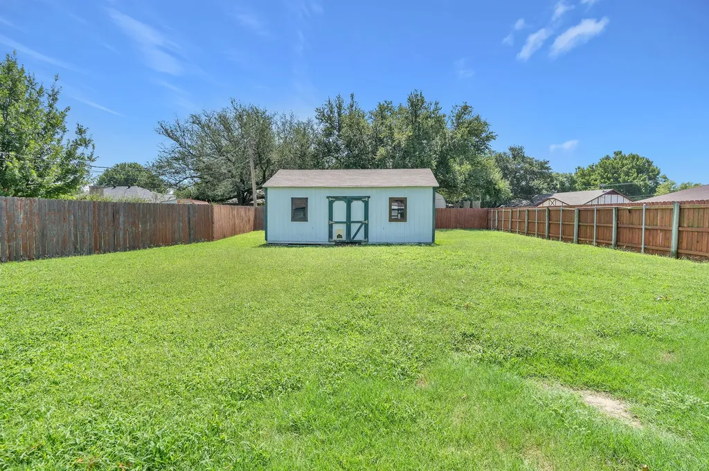 1720 Timbercreek Road Benbrook TX 76126