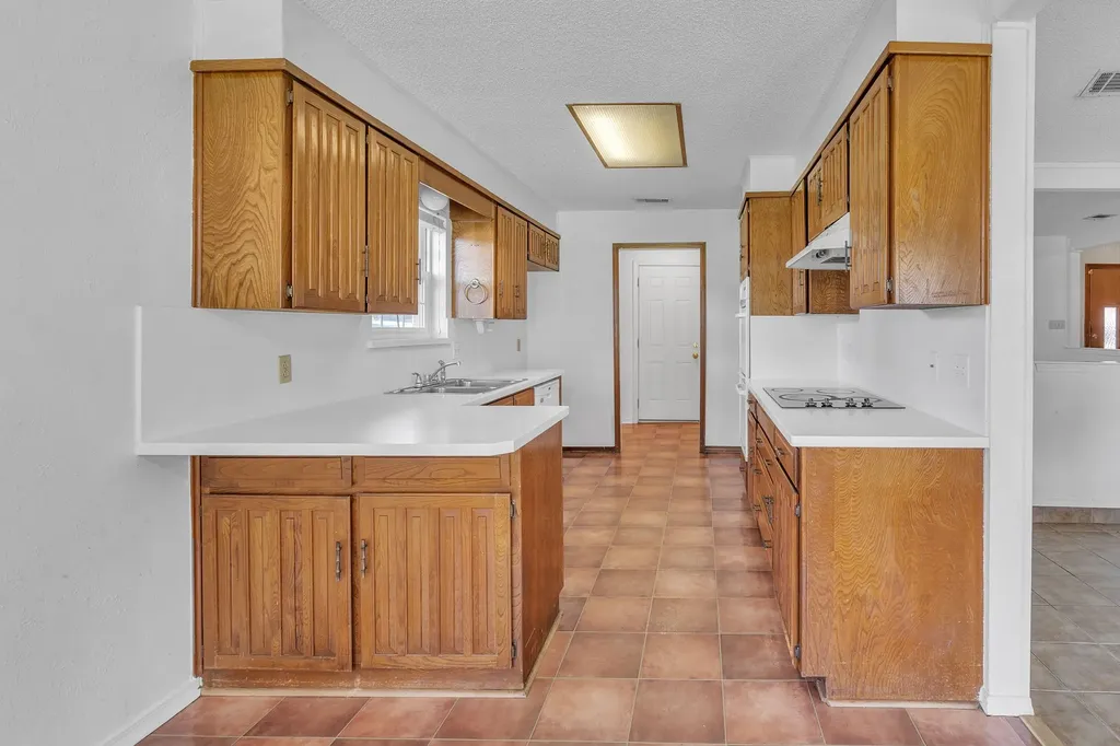 1720 Timbercreek Road Benbrook TX 76126