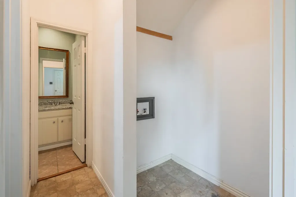 2728 Reagan Street Dallas TX 75219