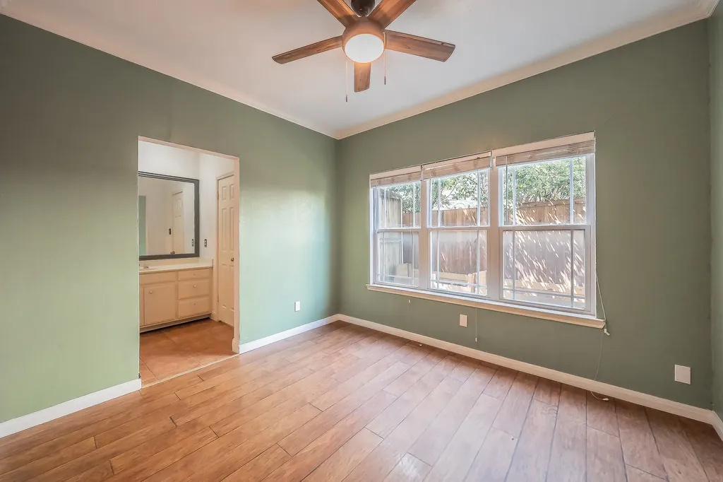 2728 Reagan Street Dallas TX 75219