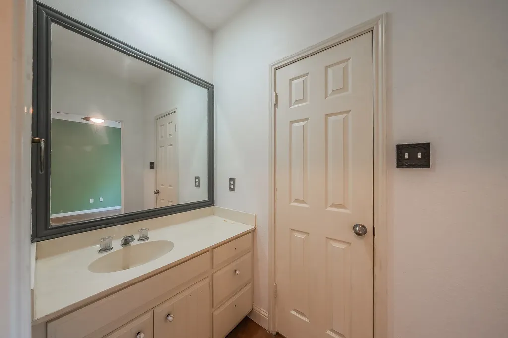 2728 Reagan Street Dallas TX 75219