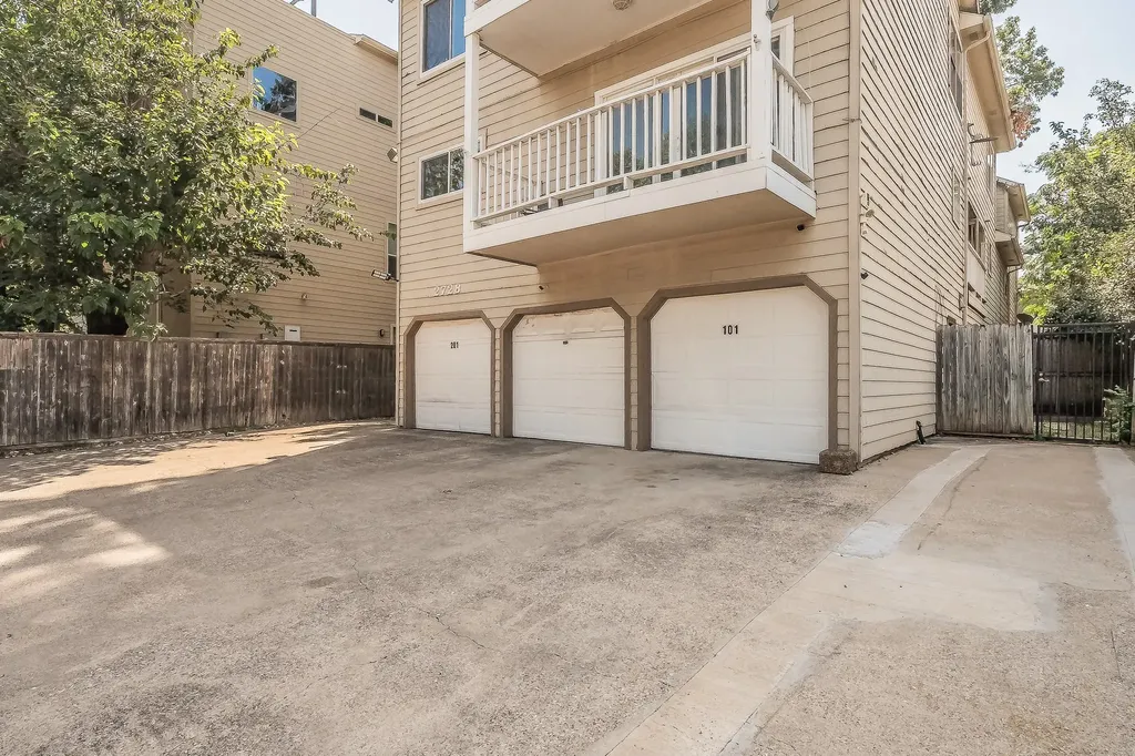 2728 Reagan Street Dallas TX 75219