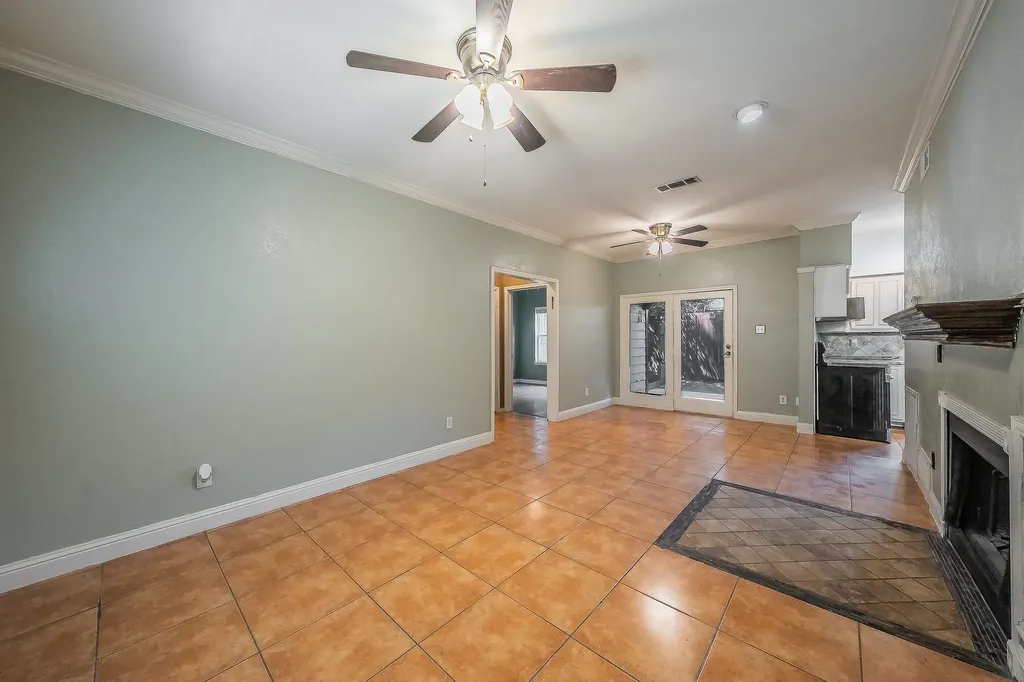 2728 Reagan Street Dallas TX 75219
