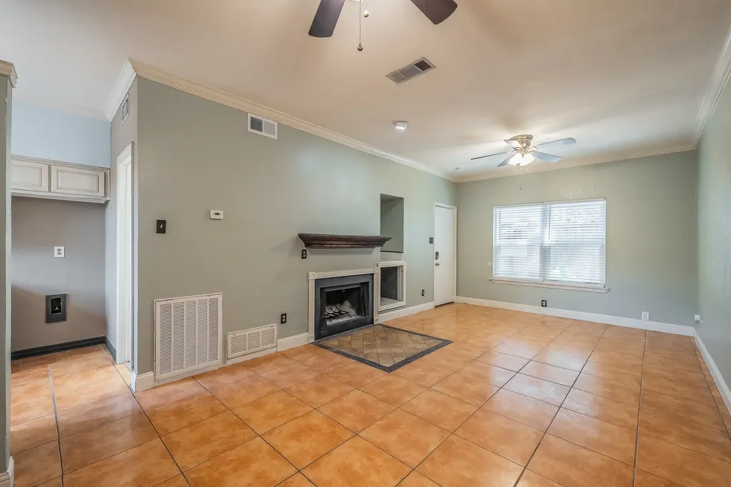 2728 Reagan Street Dallas TX 75219