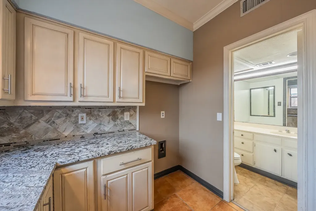 2728 Reagan Street Dallas TX 75219
