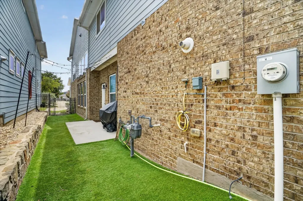 6028 Morningside Drive North Richland Hills TX 76180