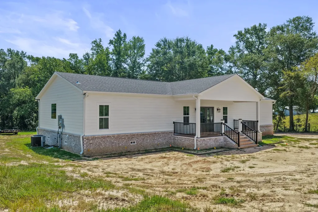 562 County Road 4230 Pittsburg TX 75686