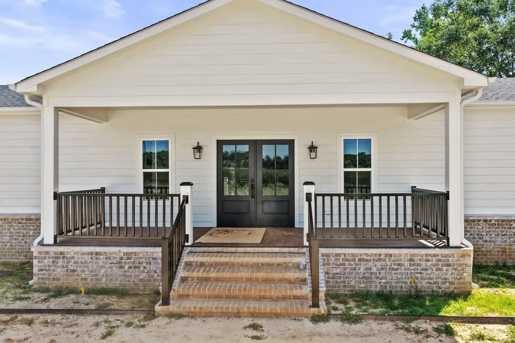 562 County Road 4230 Pittsburg TX 75686