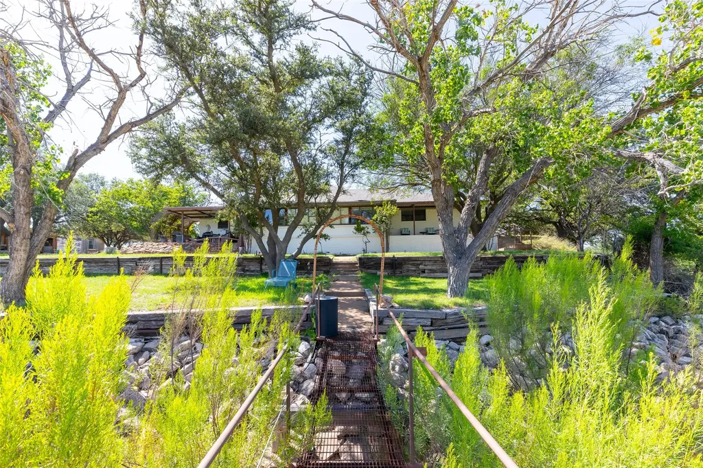 659 Rocky Point Road Blackwell TX 79506