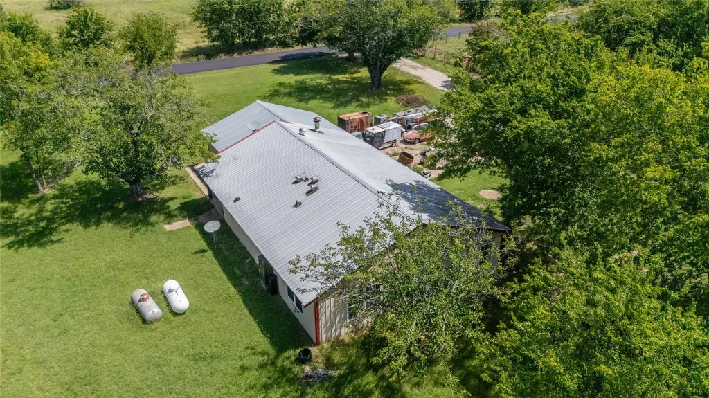 1611 County Road 4104 Greenville TX 75401