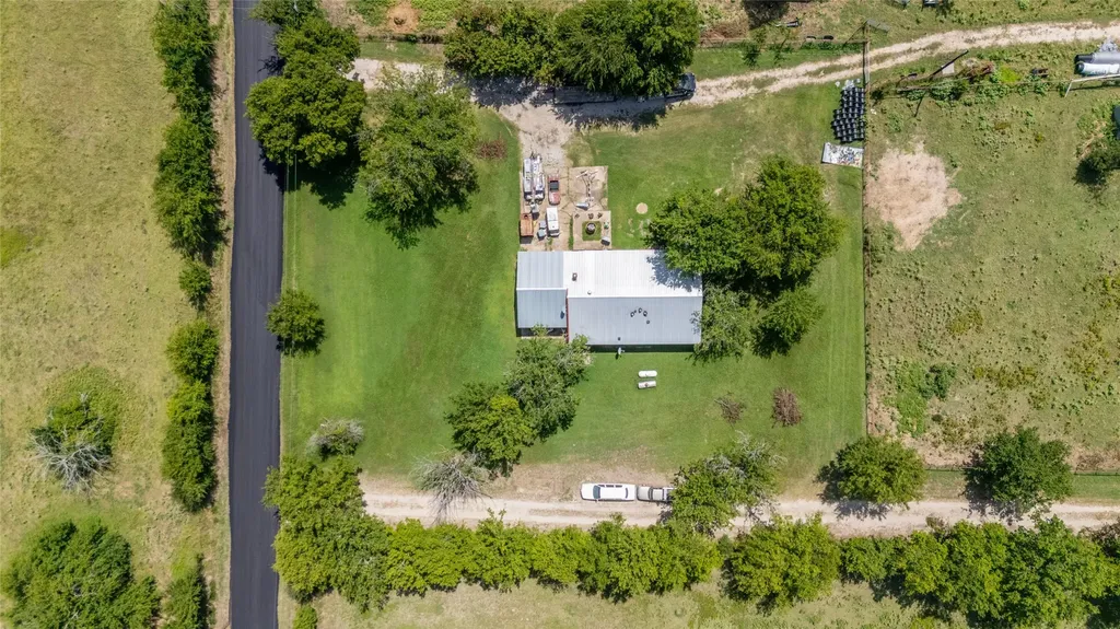 1611 County Road 4104 Greenville TX 75401
