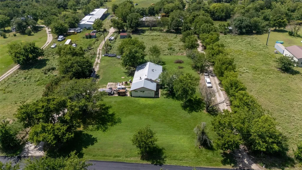 1611 County Road 4104 Greenville TX 75401