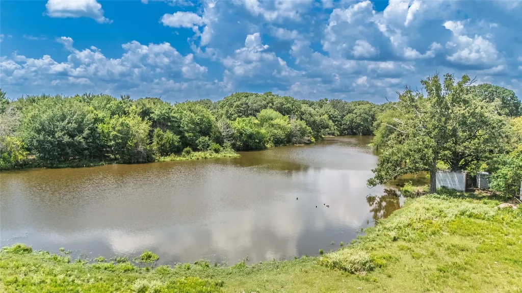 1611 County Road 4104 Greenville TX 75401