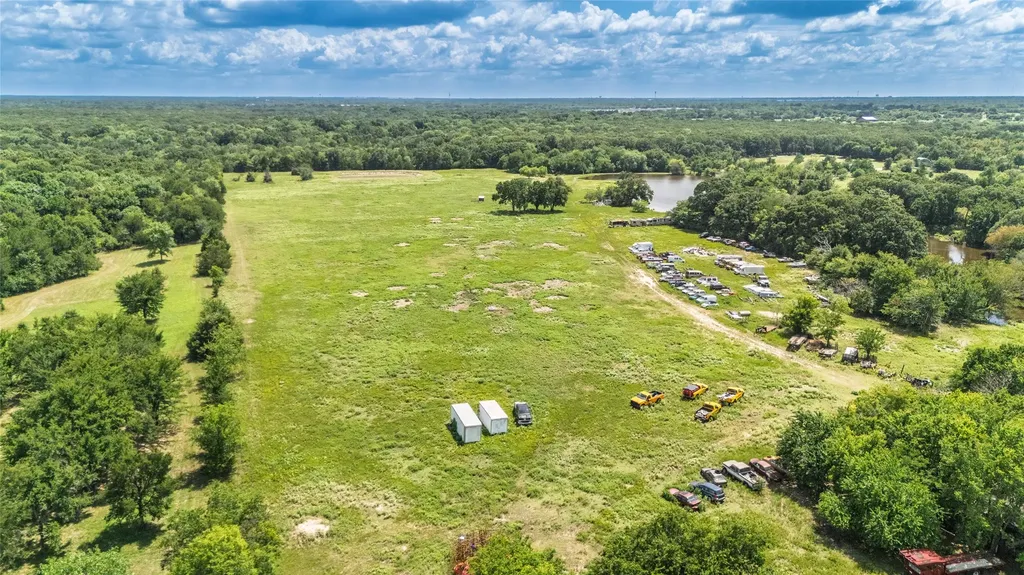 1611 County Road 4104 Greenville TX 75401