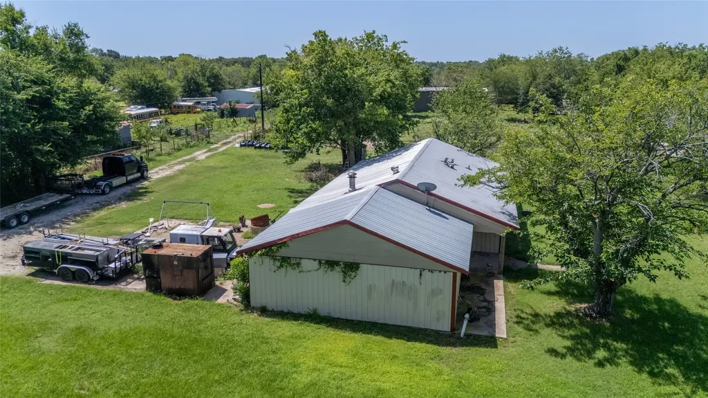 1611 County Road 4104 Greenville TX 75401