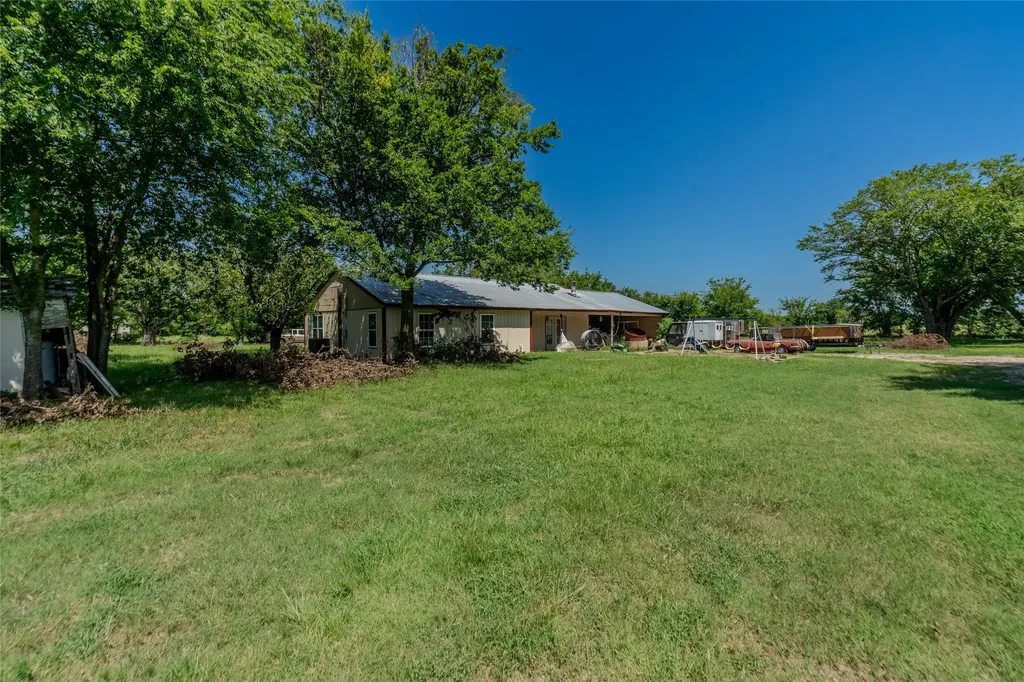 1611 County Road 4104 Greenville TX 75401