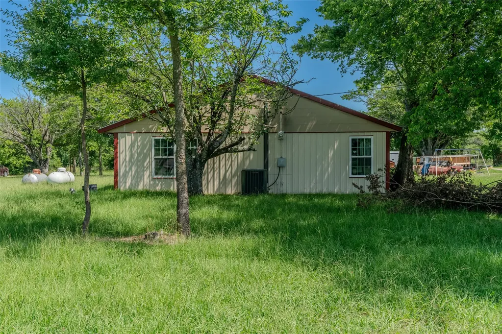 1611 County Road 4104 Greenville TX 75401
