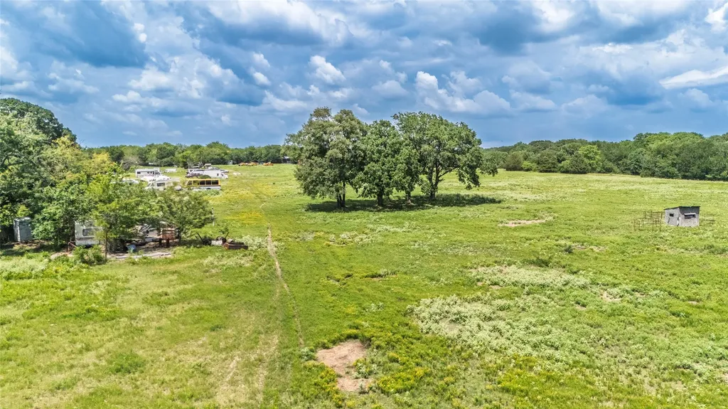 1611 County Road 4104 Greenville TX 75401
