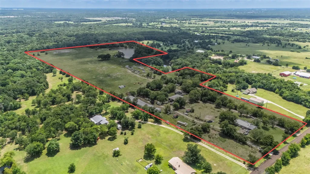 1611 County Road 4104 Greenville TX 75401