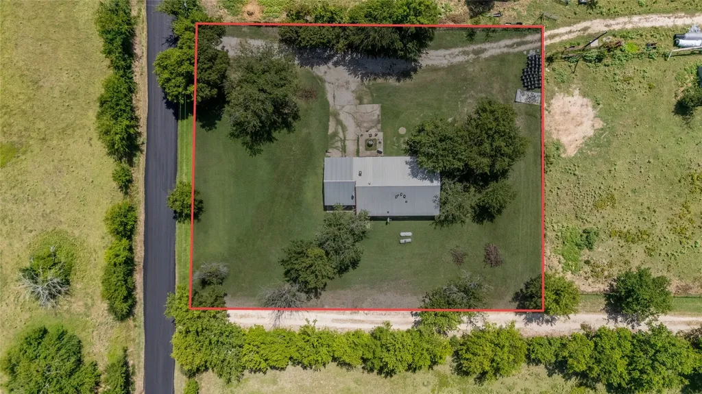 1611 County Road 4104 Greenville TX 75401