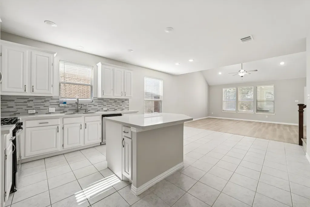 1805 Longwood Lane Garland TX 75042