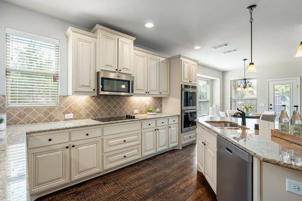 344 Sherbrook Street Van Alstyne TX 75495
