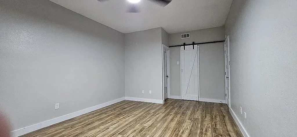 2100 Tanglewilde Houston TX 77063