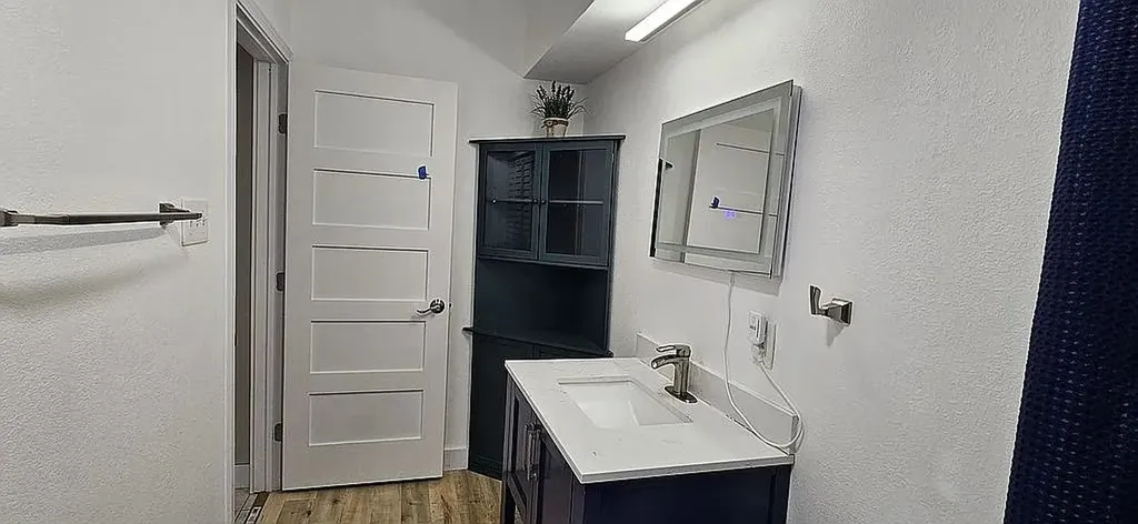 2100 Tanglewilde Houston TX 77063