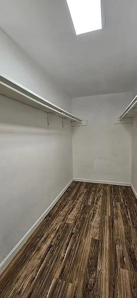 2100 Tanglewilde Houston TX 77063