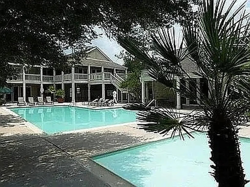 2100 Tanglewilde Houston TX 77063