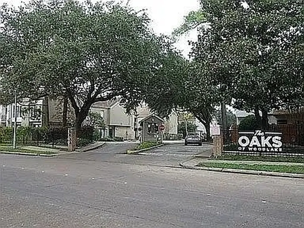 2100 Tanglewilde Houston TX 77063