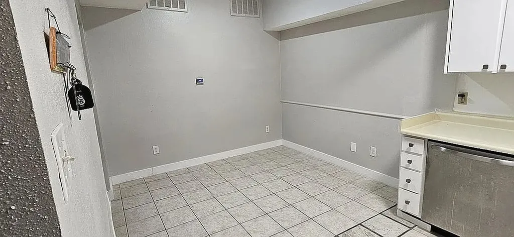 2100 Tanglewilde Houston TX 77063