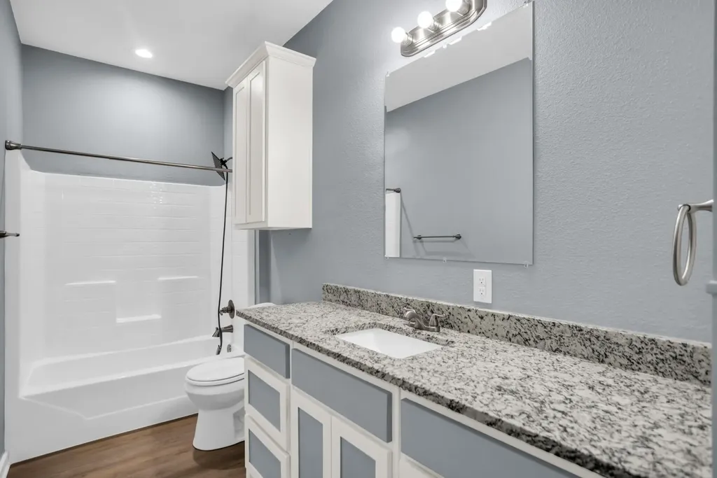 440 Pecan Hollow Garrett TX 75119