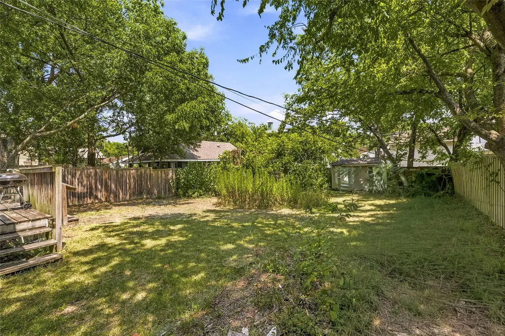 8922 Redondo Drive Dallas TX 75218
