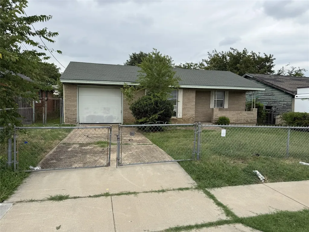 1810 Texas Street Grand Prairie TX 75051