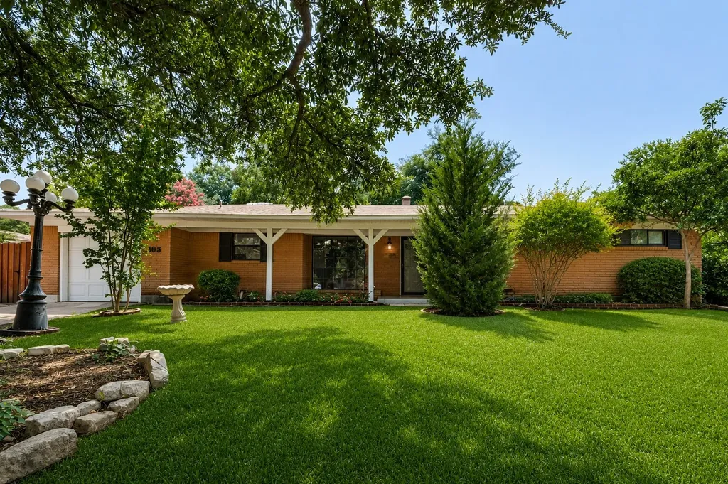 905 Ridgewood Terrace Arlington TX 76012