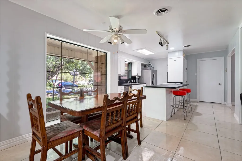 905 Ridgewood Terrace Arlington TX 76012