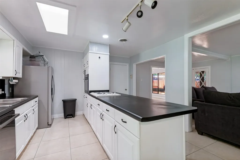 905 Ridgewood Terrace Arlington TX 76012