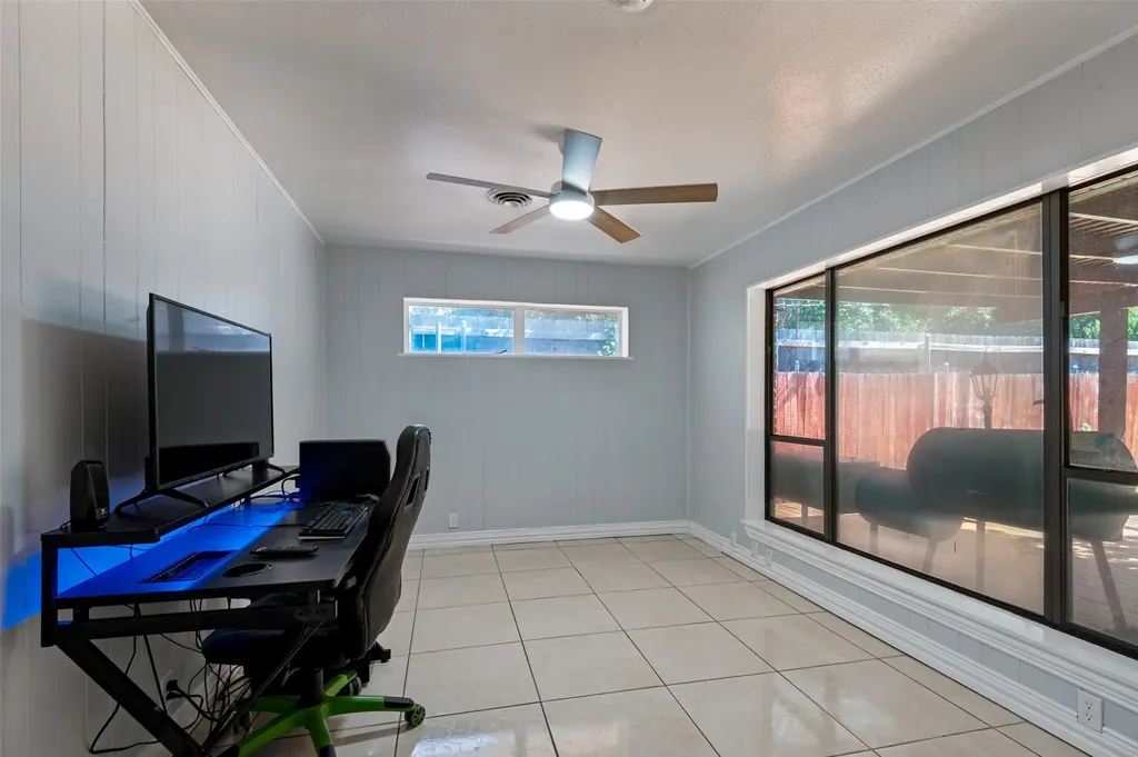 905 Ridgewood Terrace Arlington TX 76012