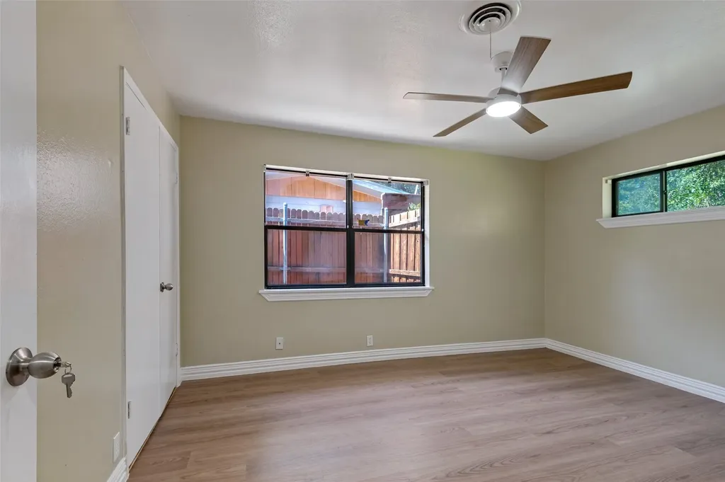 905 Ridgewood Terrace Arlington TX 76012