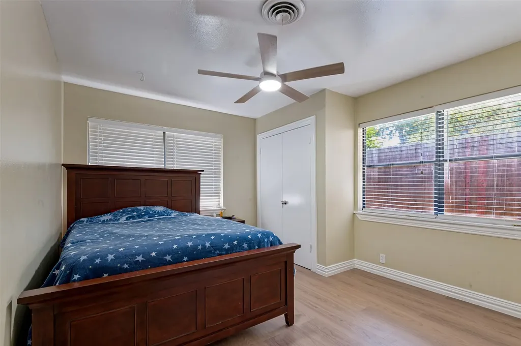 905 Ridgewood Terrace Arlington TX 76012
