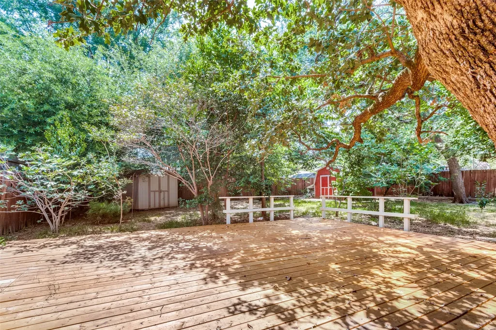 905 Ridgewood Terrace Arlington TX 76012