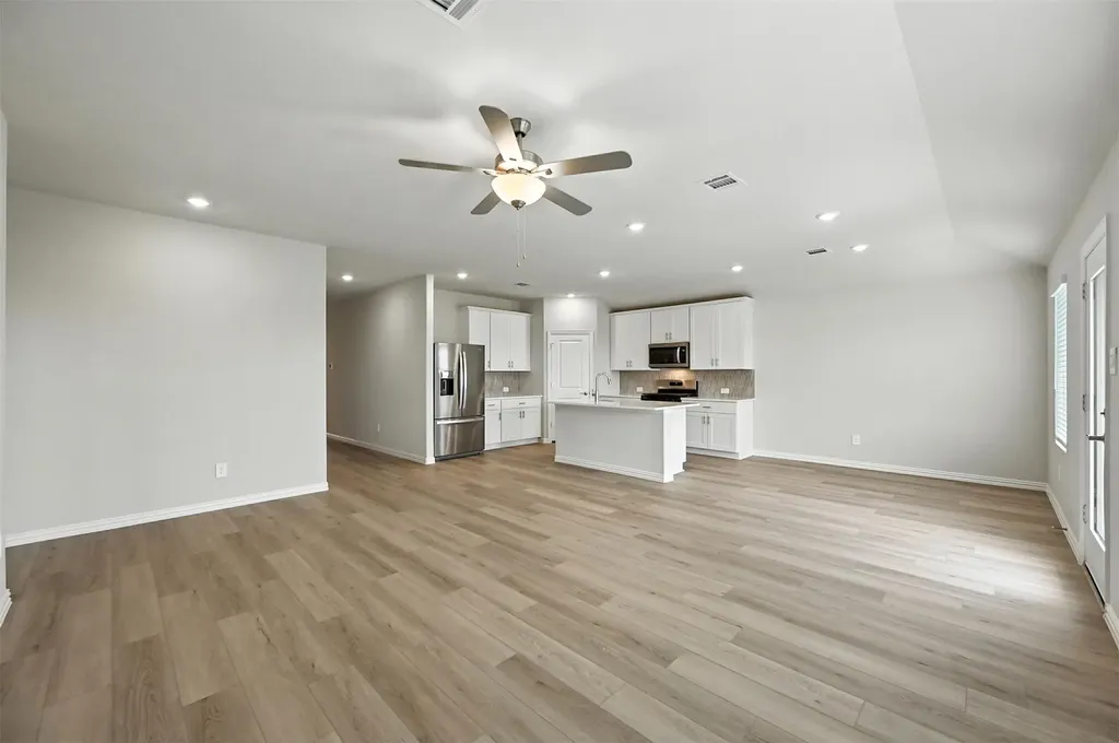 6629 Coyote Valley Trail Fort Worth TX 76036