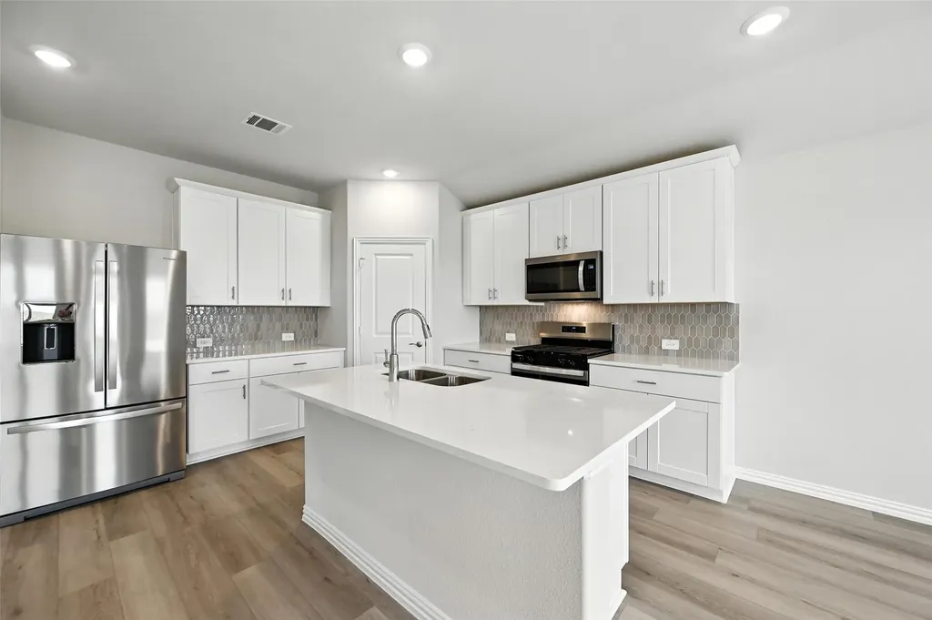 6629 Coyote Valley Trail Fort Worth TX 76036